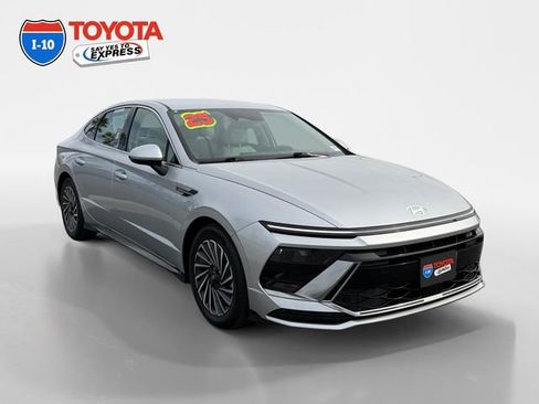 Used 2025 Hyundai Sonata SEL FWD image 7