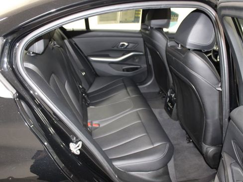 Used 2024 BMW 330e image 29