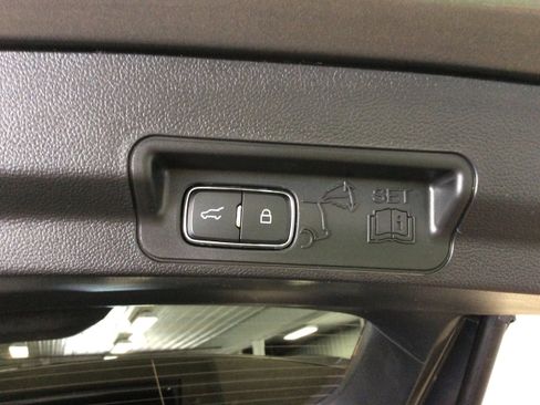 Used 2023 Ford Explorer XLT w/ Equipment Group 202A image 6