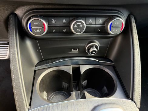 Used 2024 Alfa Romeo Stelvio Sprint image 25