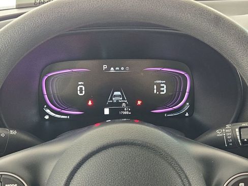 Used 2025 Kia Soul LX w/ LX Technology Package image 17