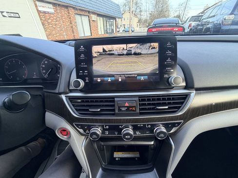 Used 2018 Honda Accord Touring image 53