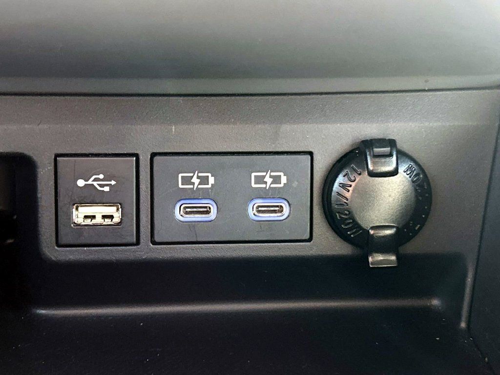 Used 2022 Toyota Highlander XLE AWD/4WD image 25