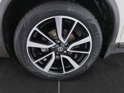 Used 2018 Nissan Rogue SL w/ Premium Package AWD/4WD image 10