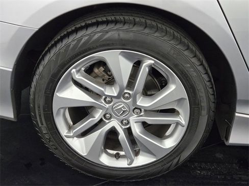 Used 2019 Honda Accord LX image 10