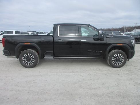 New 2026 GMC Sierra 2500 Denali Ultimate image 3