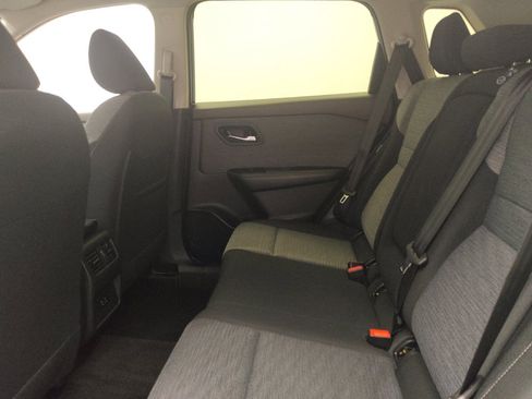 Used 2023 Nissan Rogue SV FWD image 18