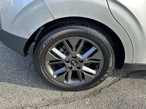 Used 2020 Kia Soul EX image 18