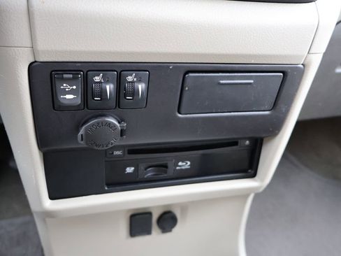 Used 2015 Toyota Sienna XLE Premium image 29