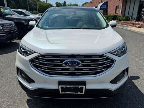 Certified 2019 Ford Edge Titanium w/ Equipment Group 301A AWD/4WD image 2