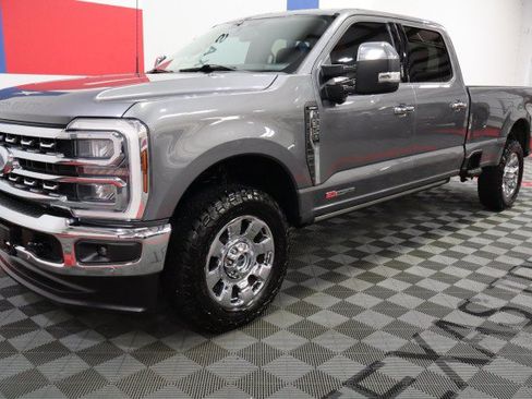 Used 2024 Ford F350 Lariat w/ Lariat Ultimate Package AWD/4WD image 3