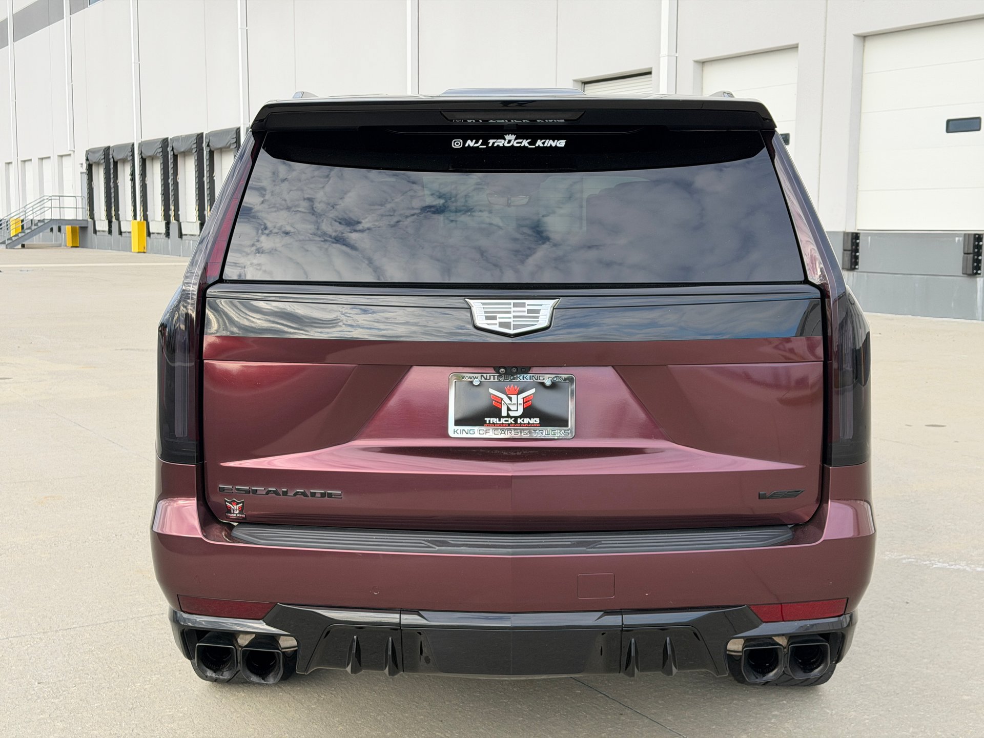 Used 2023 Cadillac Escalade V w/ LPO, ONYX Package AWD/4WD image 27