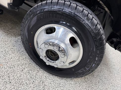 Used 2017 Ford F350 XLT w/ XLT Value Package image 62