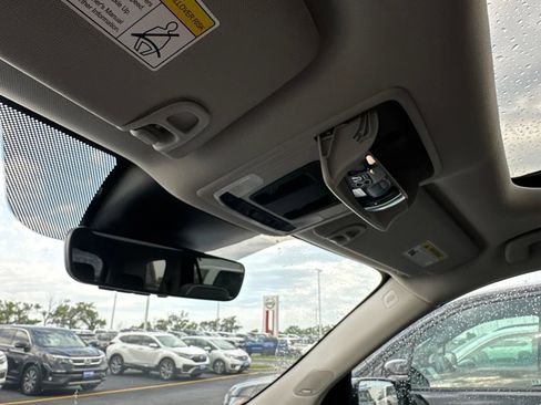 Used 2025 Honda Pilot Elite image 89