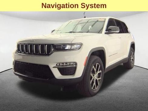 Used 2024 Jeep Grand Cherokee Limited AWD/4WD image 4