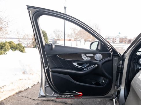 Used 2020 Mercedes-Benz C 300 4MATIC Sedan image 41