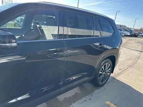 Used 2024 Toyota Grand Highlander MAX Platinum image 4