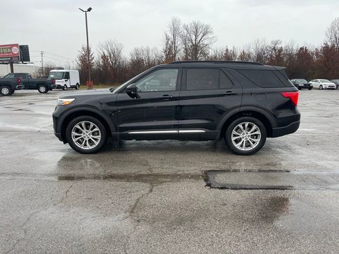 Used 2020 Ford Explorer XLT w/ Equipment Group 202A image 2