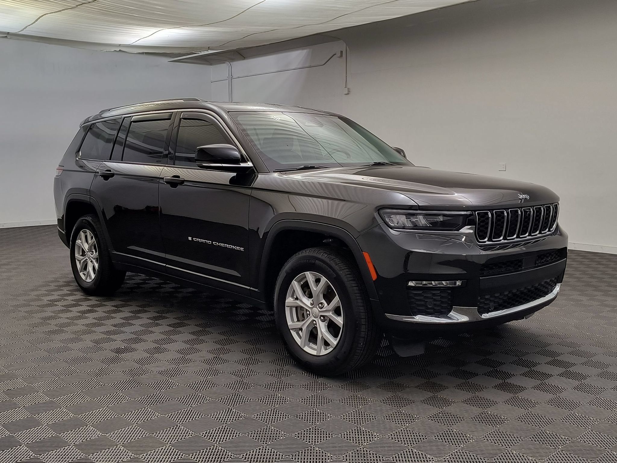 Used 2023 Jeep Grand Cherokee L Limited w/ Luxury Tech Group II AWD/4WD image 7