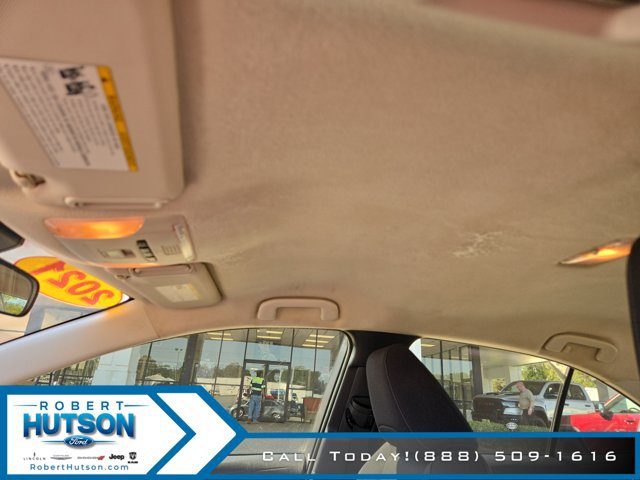 Used 2021 Toyota Corolla LE w/ LE Convenience Package FWD image 21