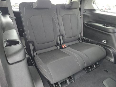 Used 2023 Jeep Grand Cherokee L Laredo image 25