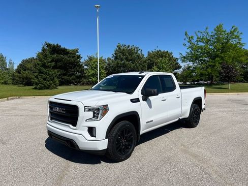 Used 2022 GMC Sierra 1500 Elevation w/ LPO, Elevation Black Package AWD/4WD image 1