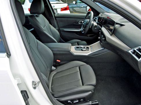 Used 2025 BMW 330i Sedan image 28