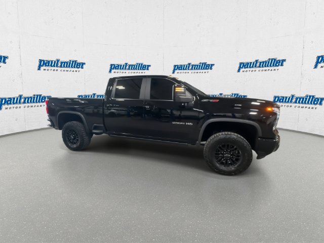 Used 2025 Chevrolet Silverado 2500 ZR2 w/ Technology Package AWD/4WD image 11