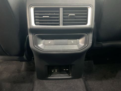 New 2026 Volkswagen Atlas Cross Sport SEL R-Line AWD/4WD image 33