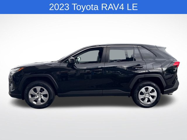 Used 2023 Toyota RAV4 LE AWD/4WD image 2