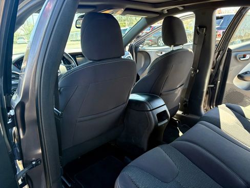 Used 2015 Dodge Dart SXT w/ Sun/Sound Group image 18