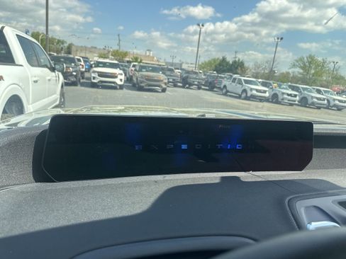 Used 2025 Ford Expedition Platinum w/ Platinum Ultimate Package image 8