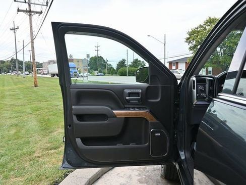 Used 2018 Chevrolet Silverado 1500 LTZ w/ Sport Package image 25
