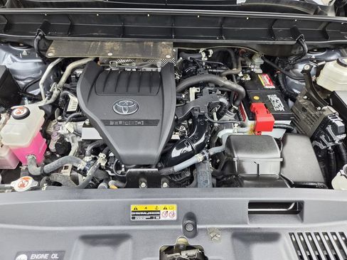 Used 2023 Toyota Highlander Platinum FWD image 32