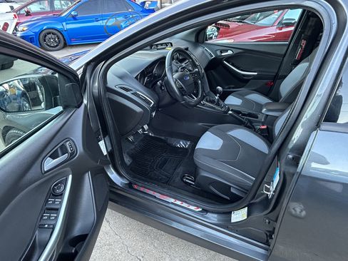 Used 2017 Ford Focus ST image 7