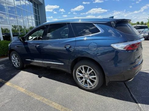 Used 2022 Buick Enclave Premium w/ Experience Buick Package AWD/4WD image 3