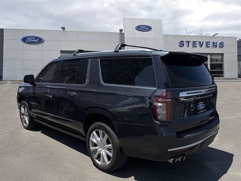 Used 2022 Chevrolet Suburban High Country AWD/4WD image 4