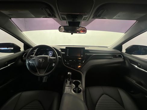 Used 2023 Toyota Camry SE image 10