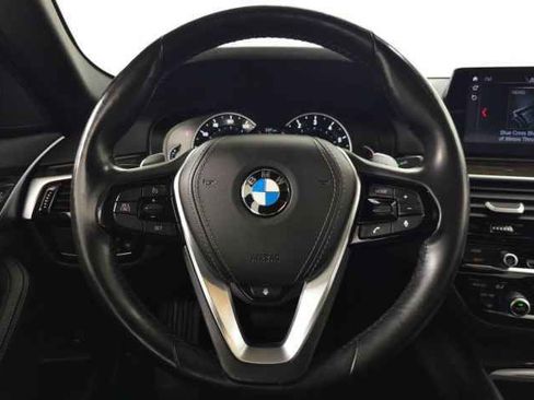 Used 2019 BMW 530i xDrive w/ Convenience Package image 18