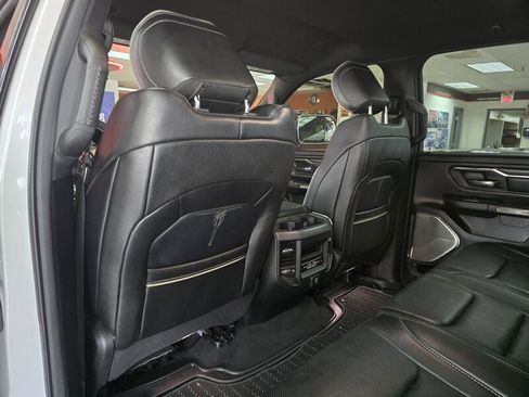 Used 2019 RAM 1500 Limited AWD/4WD image 17