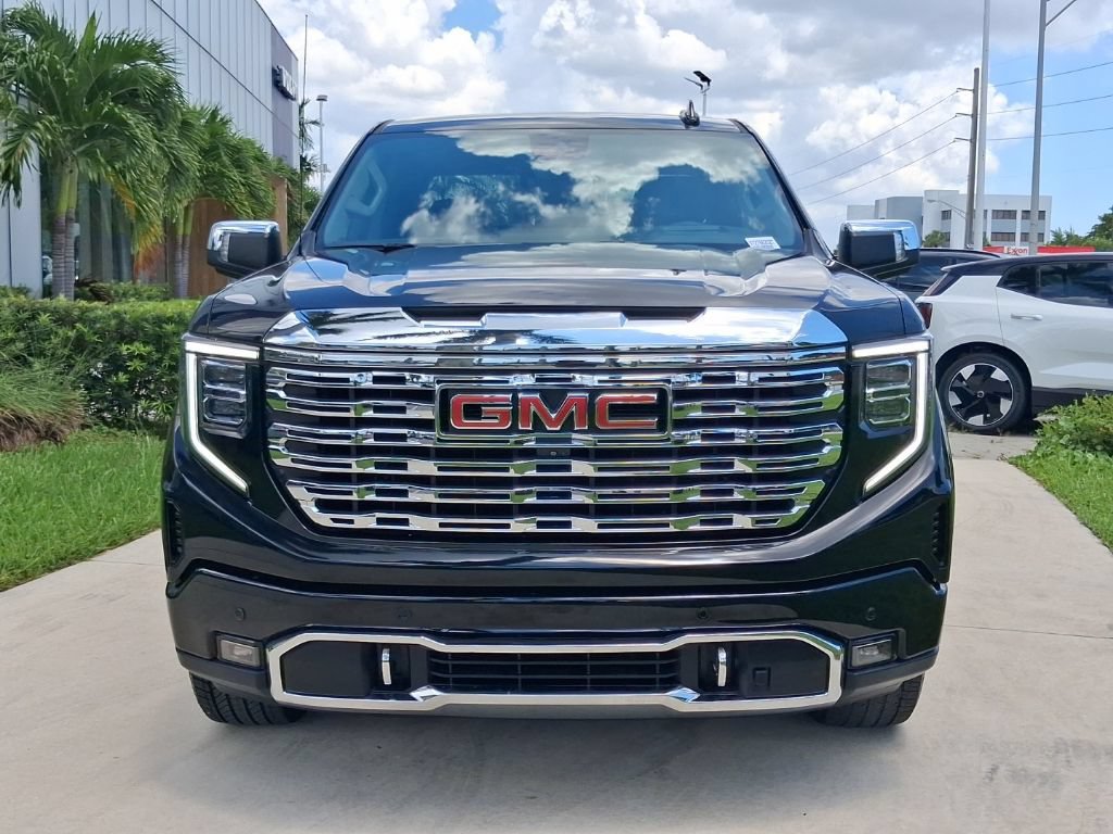 Used 2023 GMC Sierra 1500 Denali w/ Technology Package RWD image 2