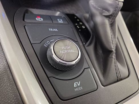 Used 2024 Toyota RAV4 XSE AWD/4WD image 26