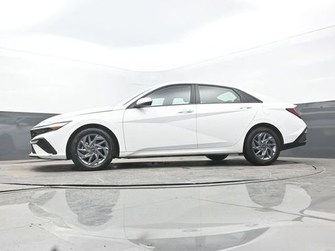 Used 2024 Hyundai Elantra SEL image 54