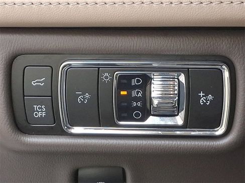 Used 2022 Lincoln Nautilus Reserve image 24