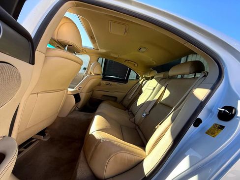 Used 2015 Lexus LS 460 w/ Comfort Package image 28