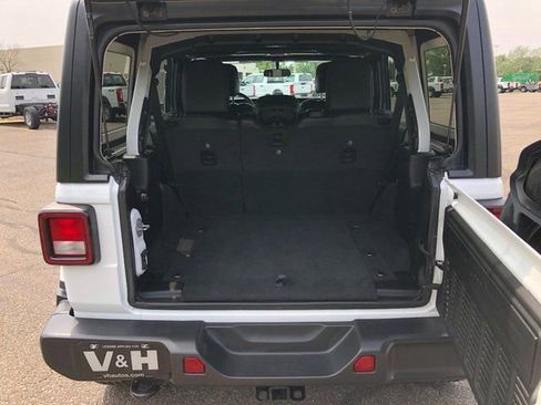 Used 2021 Jeep Wrangler Unlimited Sahara w/ Cold Weather Group image 22