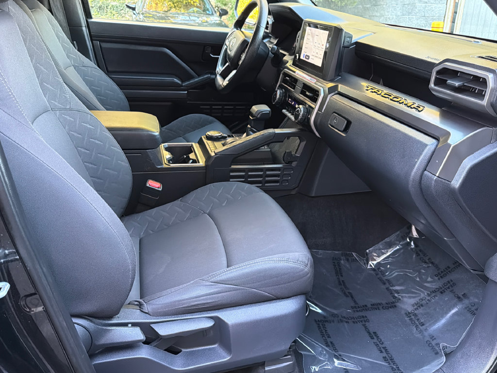 Used 2025 Toyota Tacoma SR5 AWD/4WD image 10