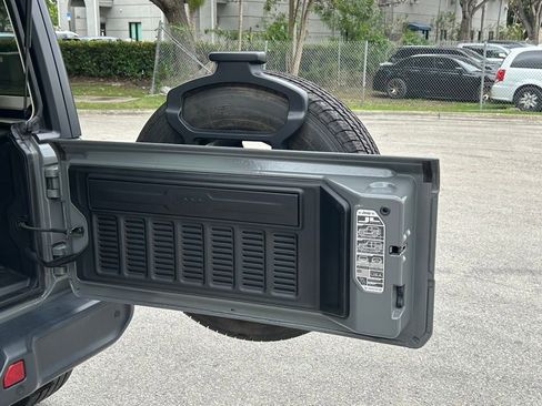 Certified 2018 Jeep Wrangler Unlimited Sahara image 46