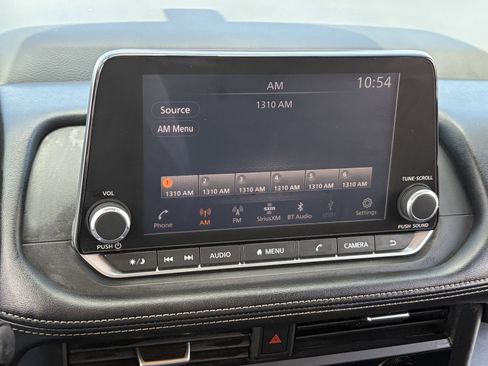 Used 2024 Nissan Rogue SV image 27