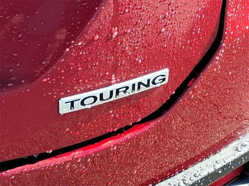 Used 2024 Honda Pilot Touring image 5